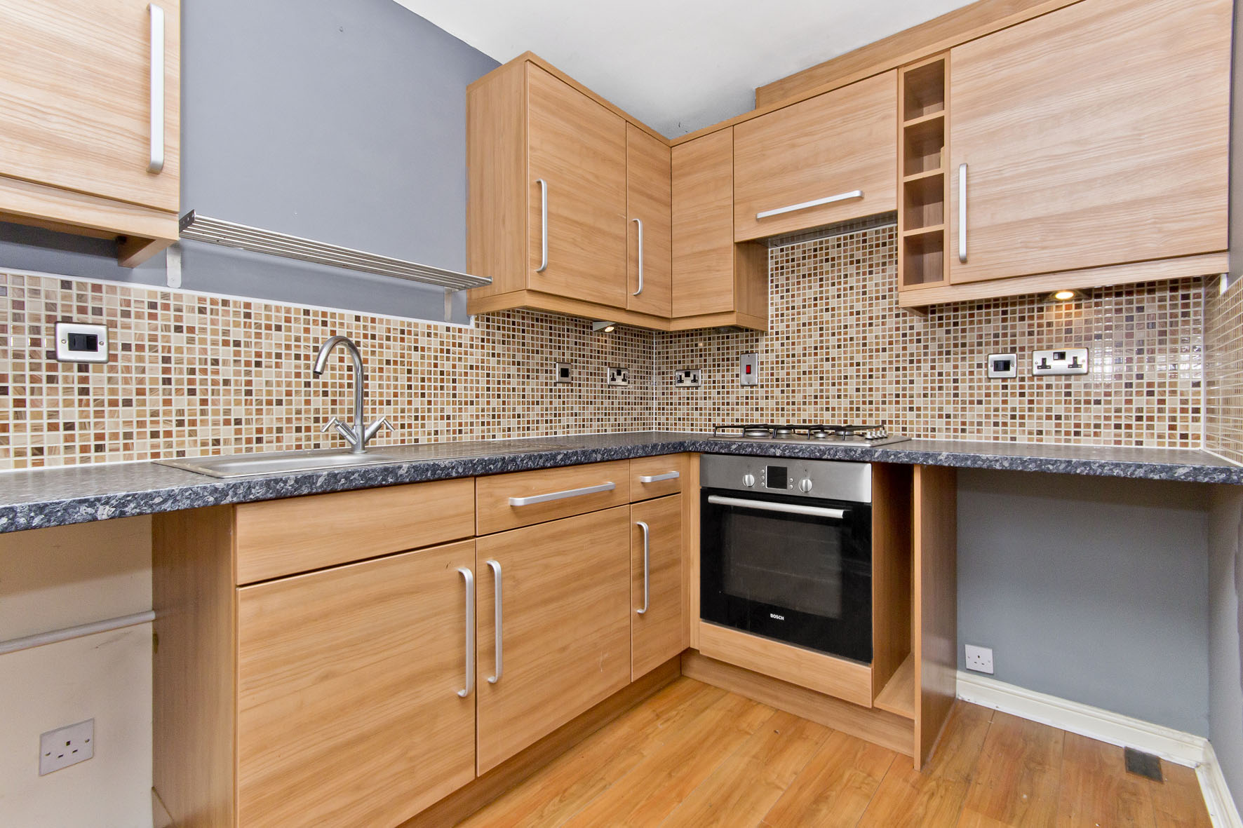 Image 06 - Kitchen.jpg